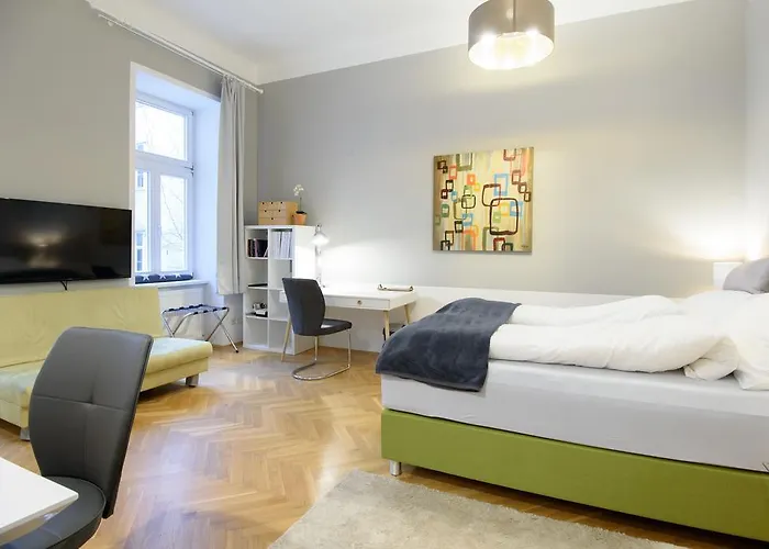 Midtown Apartment *